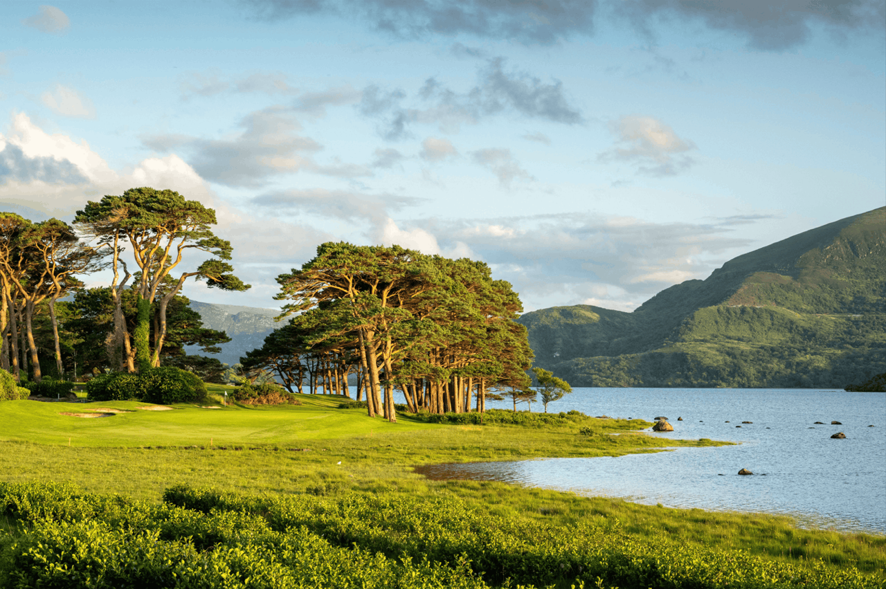 Mahony’s Point 18th hole - Talk Golf Ireland Mahony’s Point 18th hole beside the lakes and mountains of Killarney